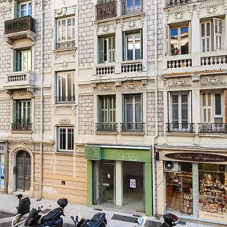De France, Un Ammi Hotel
