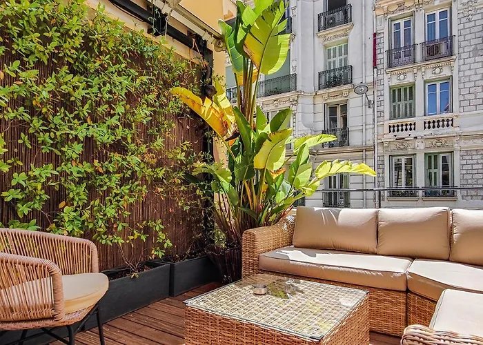 Otel De France, Un Ammi 3*