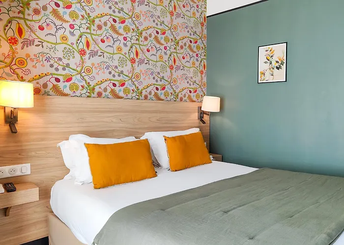 Otel De France, Un Ammi