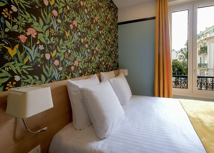 De France, Un Ammi 3*