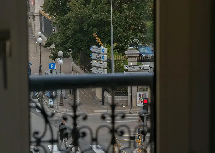 Otel De France, Un Ammi 3*