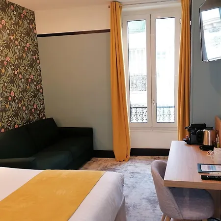 Hotell De France, Un Ammi