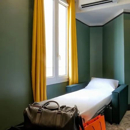Hotell De France, Un Ammi