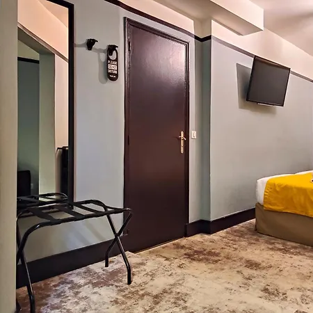 Hotell De France, Un Ammi