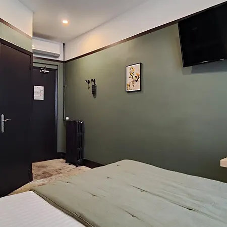 Hotell De France, Un Ammi